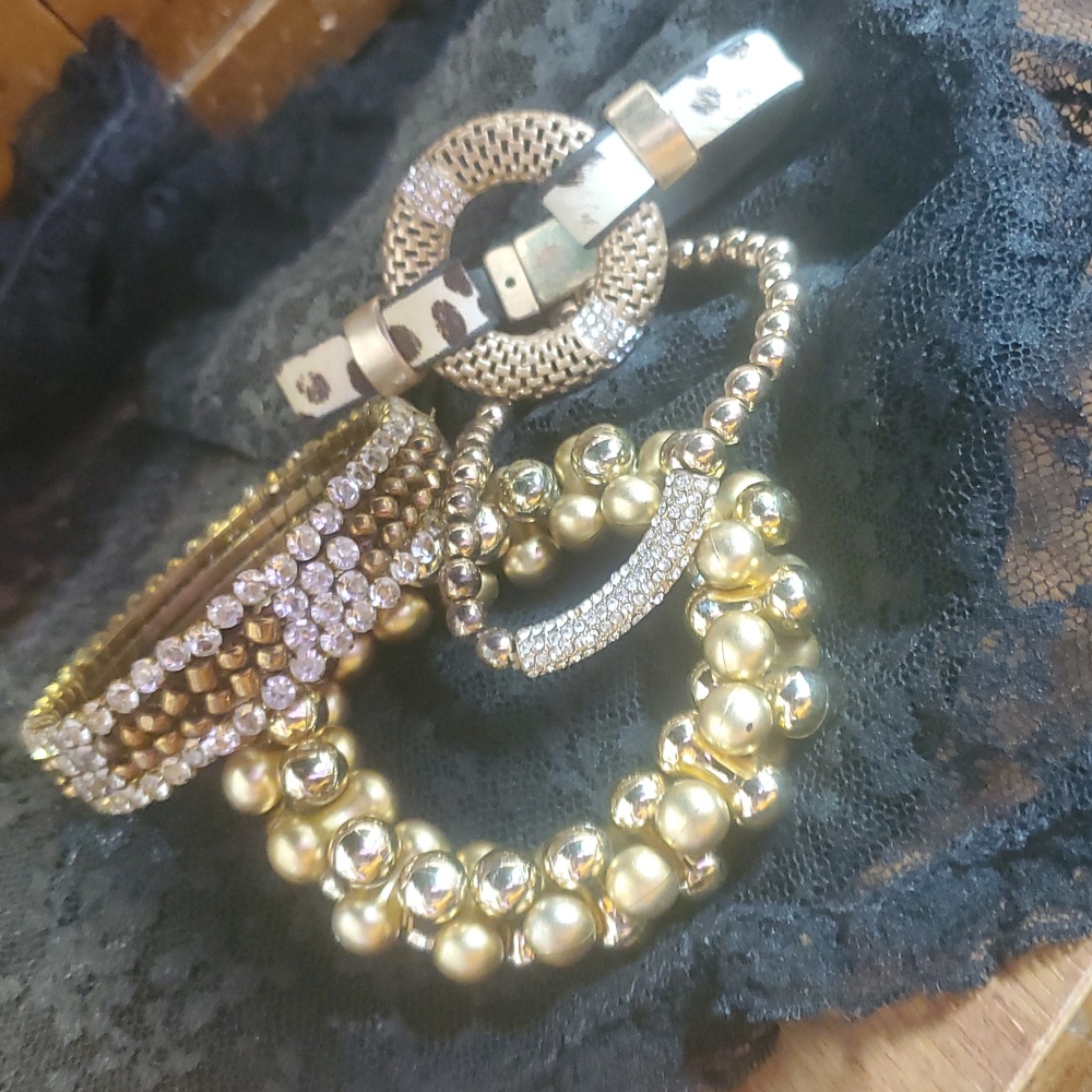Elegant Gold and Rhinestone Bracelet Set DD